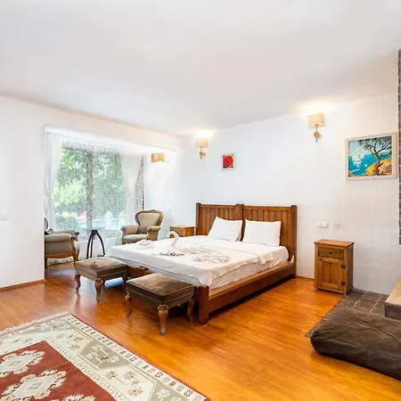 Ephesus Gæstehus 4*